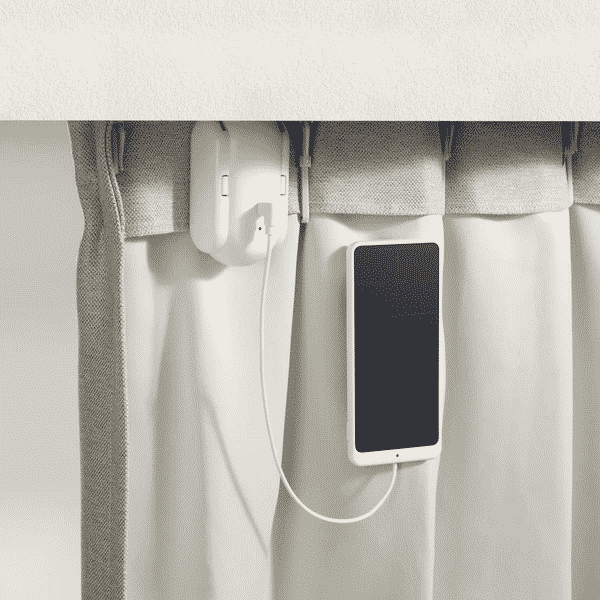 SwitchBot Solar Panel รองรับการติดตั้งเพื่อรับแสงอาทิตย์ที่ผ้าม่านแยกจาก SwitchBot Curtain